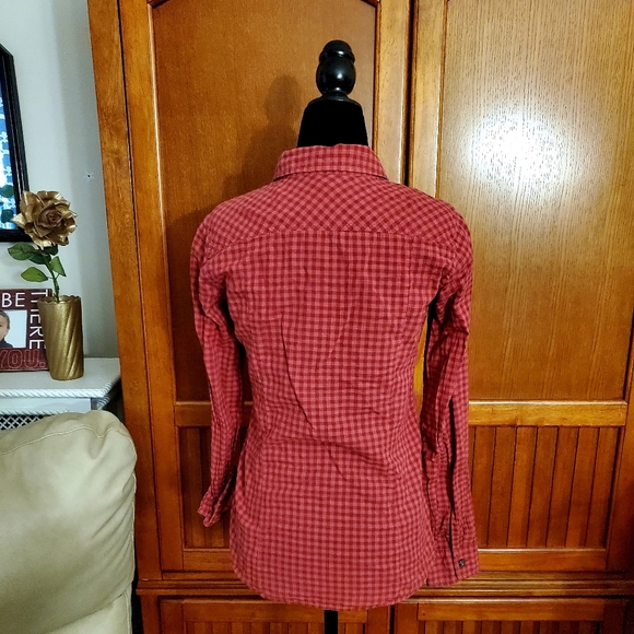 ⭐Eddie Bauer Button Down Shirt. - Picture 2 of 3